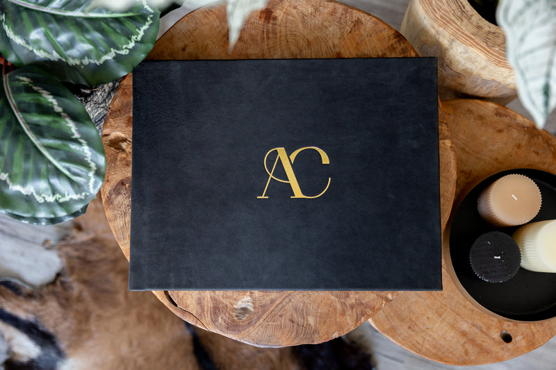 Leren fotoalbum met gouden folie-embossing